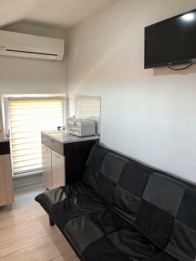 Guesthouse Udevi サンダンスキ エクステリア 写真
